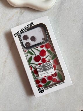 Guardcrew Clear Cherry Pattern iPhone 17 Pro Case - White/Red